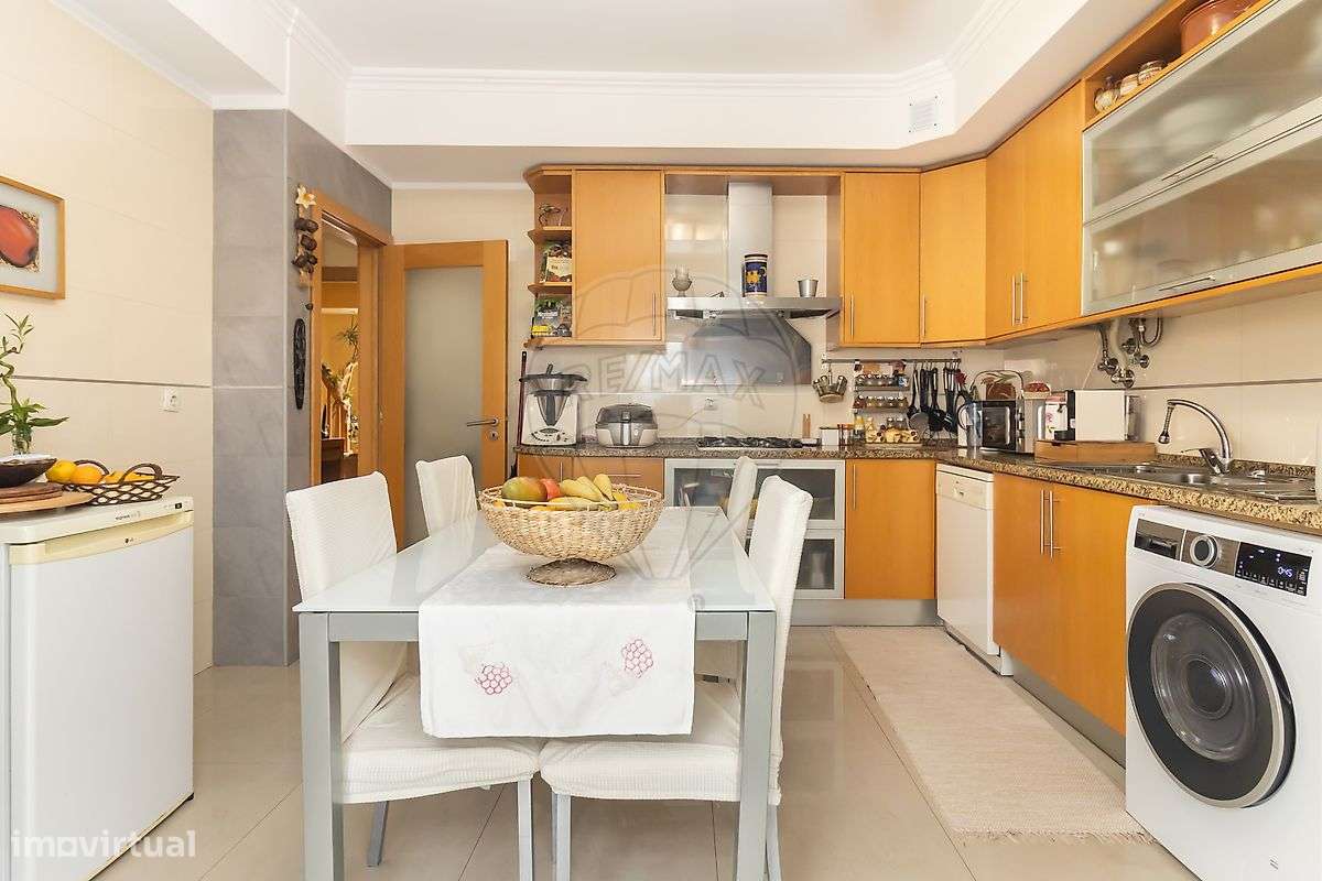 Moradia T4 à venda em Seixal-16