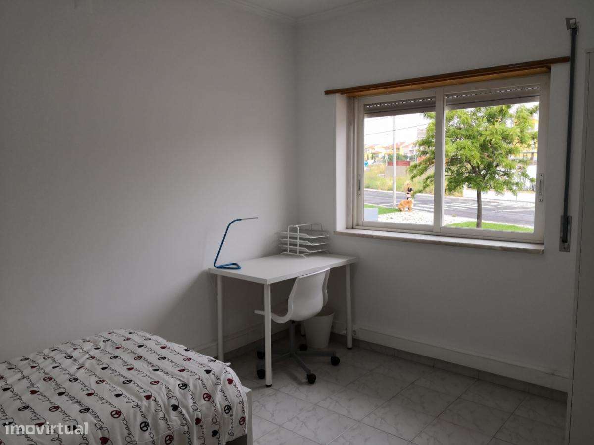 Quarto - localizado em Carcavelos Lisbon - Grande imagem: 4/7