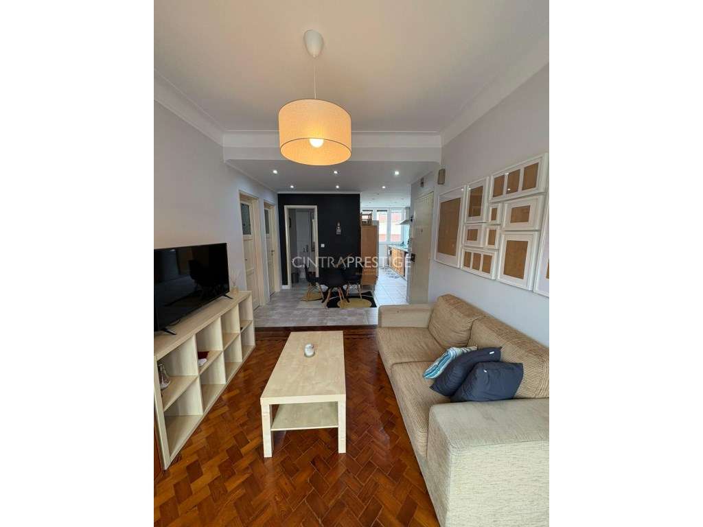 Apartamento T2 Remodelado com Varanda - Odivelas-Olival de Basto-6