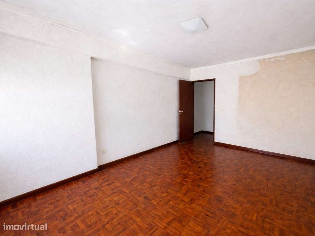 T1 com Marquise e Boas Áreas - Grande imagem: 3/19