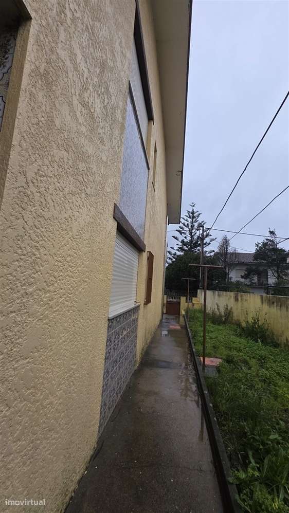 Moradia T3, de 4 frentes, em Arcozelo - Oportunidade Única!-10