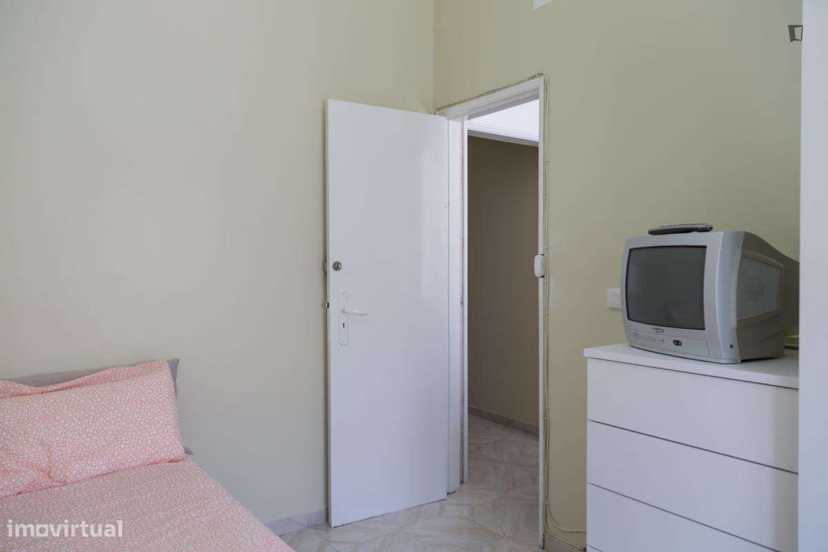 Quarto - localizado em Penha de França Lisbon - Grande imagem: 2/10