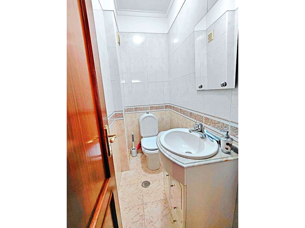 Moradia em Vale de Milhaços - junto à Escola-19