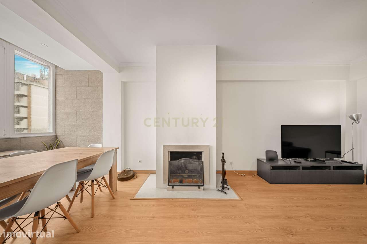 Apartamento T2  94 m² | Varanda | Arrecadação - Grande imagem: 2/27