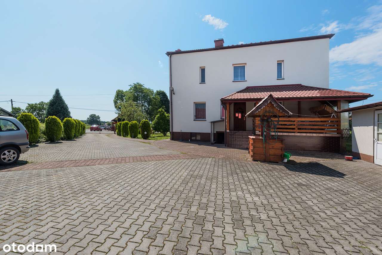 Duży, rodzinny dom na pięknej działce-11