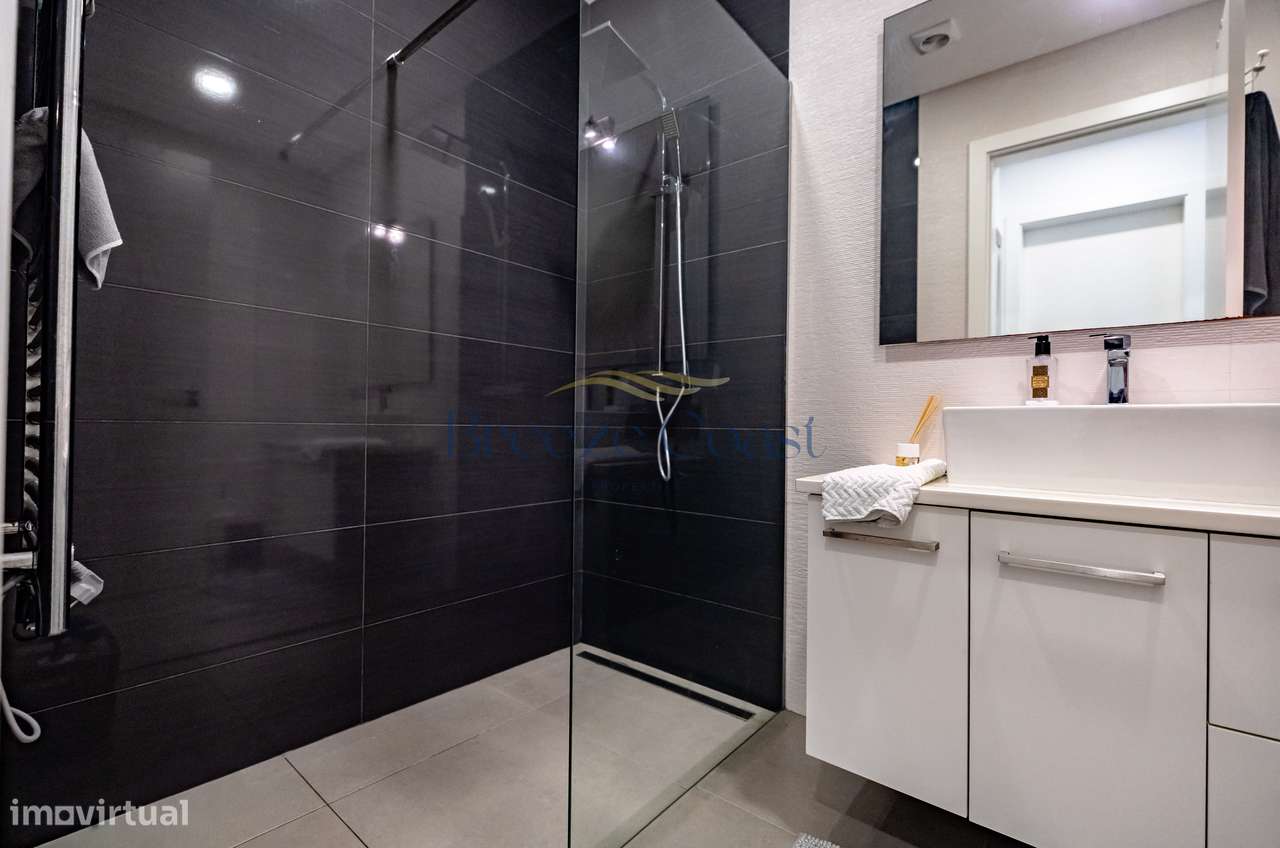 Moradia T4 com Rooftop Vista Mar-26