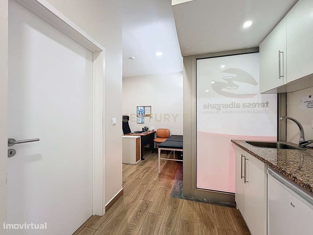 Oportunidade Única: Venda de Clínica em Pleno Funcionamento na Lagoa –-37