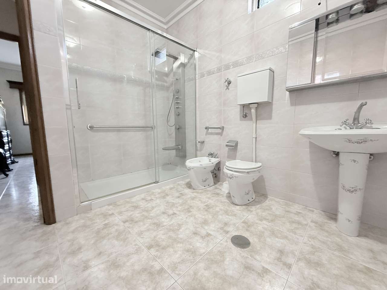 Moradia T7 | Elevador | Box 6 Carros | Jardim | 600m2 | Gondomar-25