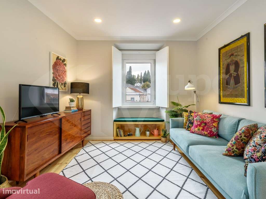 Apartamento T2 Remodelado na Estrela-2