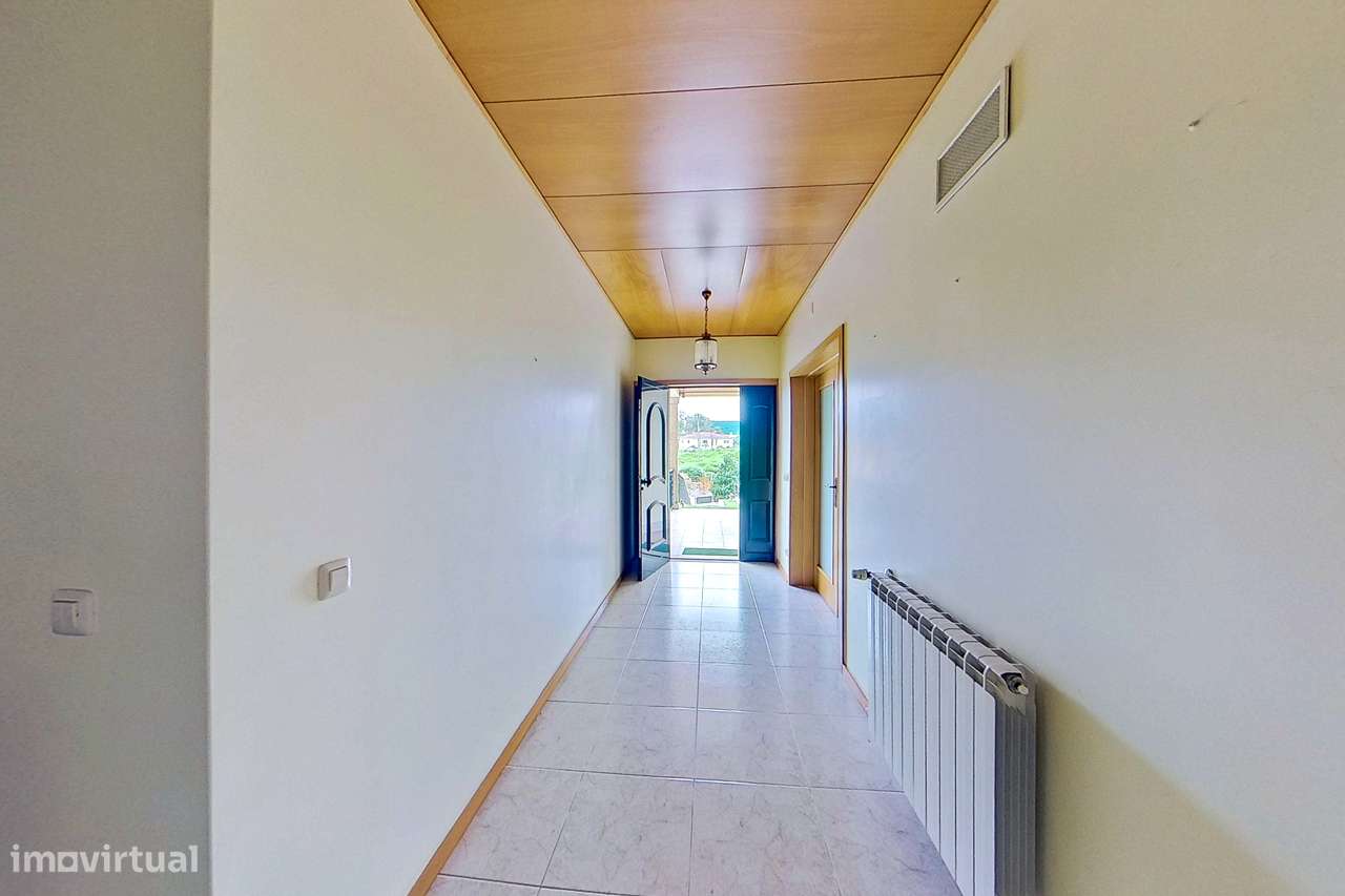 Moradia T4 Independente + T0 em Lago, Amares - Oportunidade Única!-33