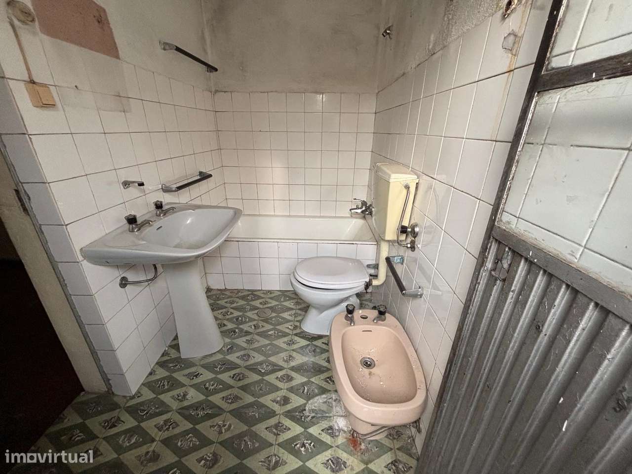 Moradia para Restaurar T4 Venda em Santa Marinha e São Martinho,Seia-6