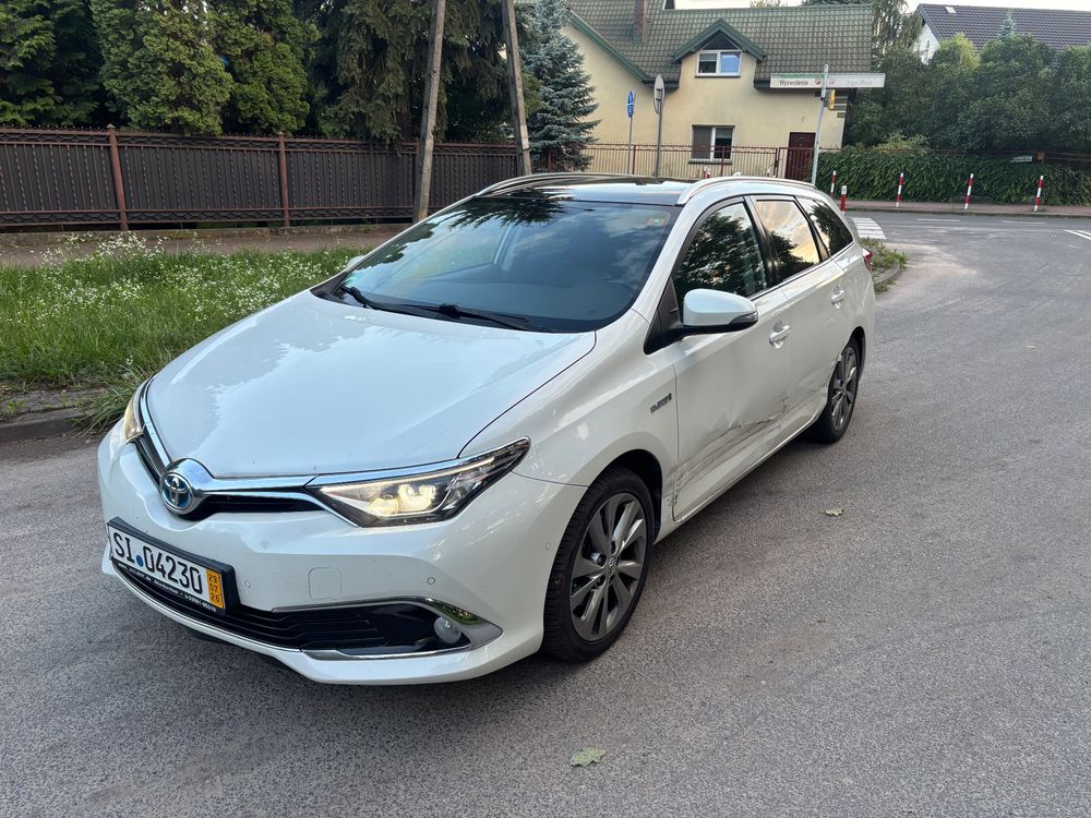 Toyota Auris II (2012-) 1.8 VVT-i Automatik Executive 2015