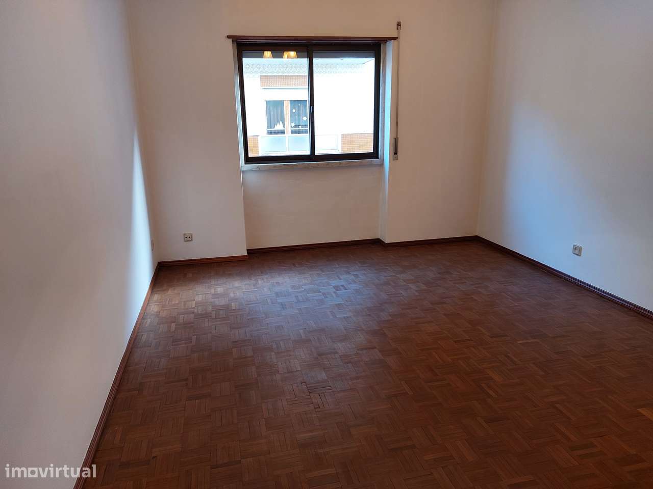 Apartamento T2 em estado como novo, no Centro de Queluz. - Belas - Grande imagem: 4/14