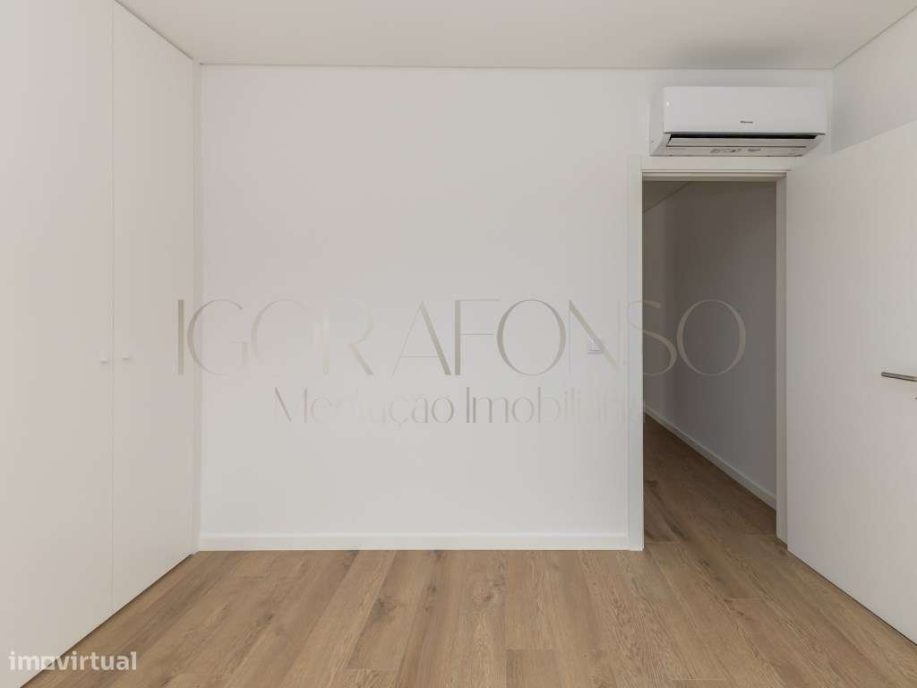 Moradia Geminada T3 com Suíte e Ótimo Espaço Exterior-37