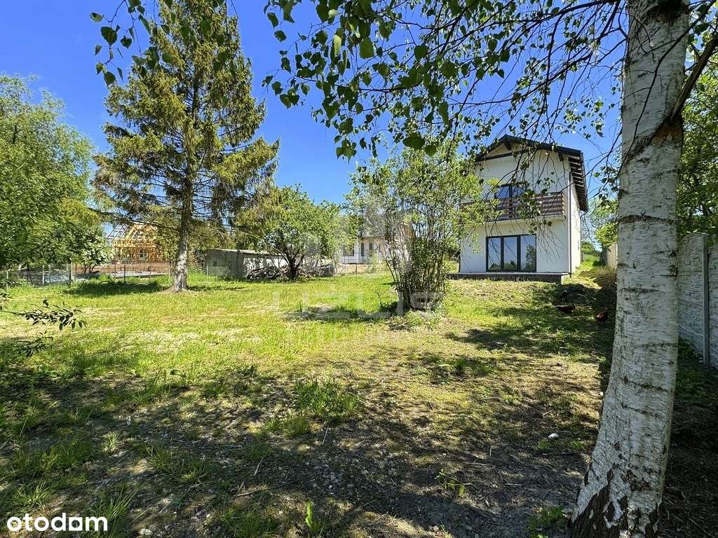 Dom nad jeziorem z linią brzegową-10