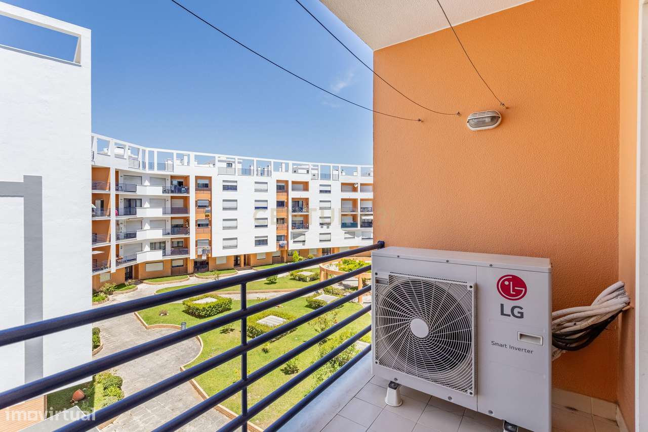 Moderno Apartamento T4 no Carregado em condomínio fechado-24