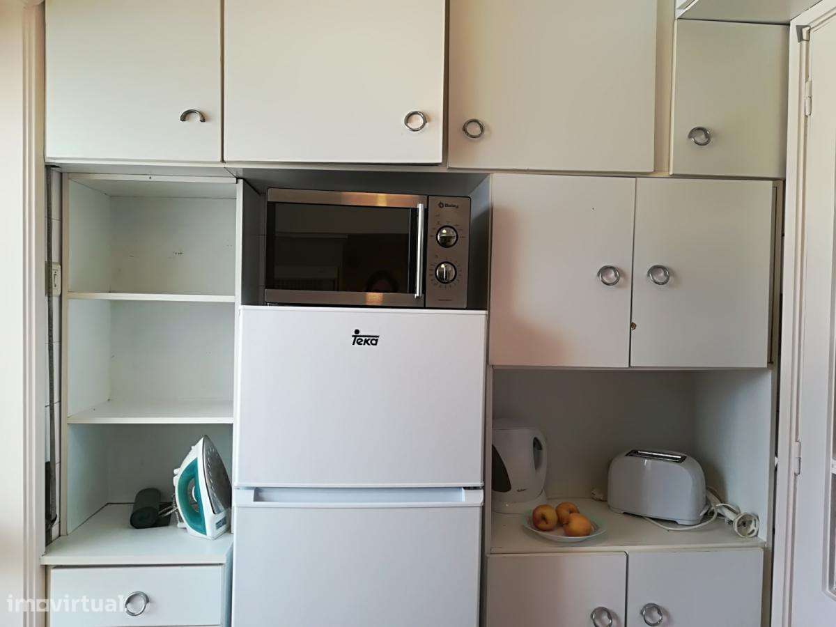 Quarto - localizado em Mafamude Porto - Grande imagem: 4/27