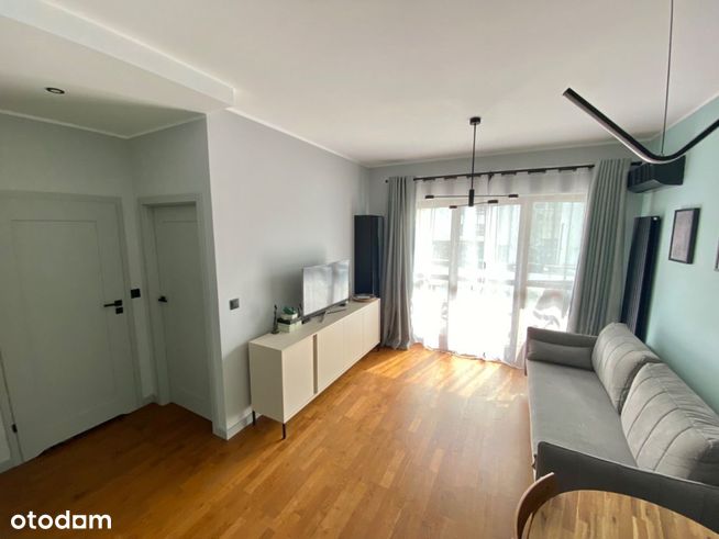 DWUPOKOJOWY APARTAMENT W MIASTECZKU WILANÓW