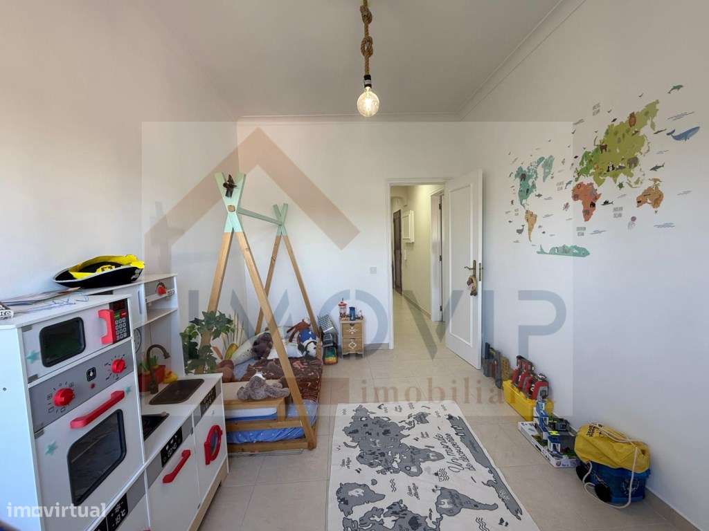 Apartamento T3 totalmente remodelado em zona nobre Setúbal-14