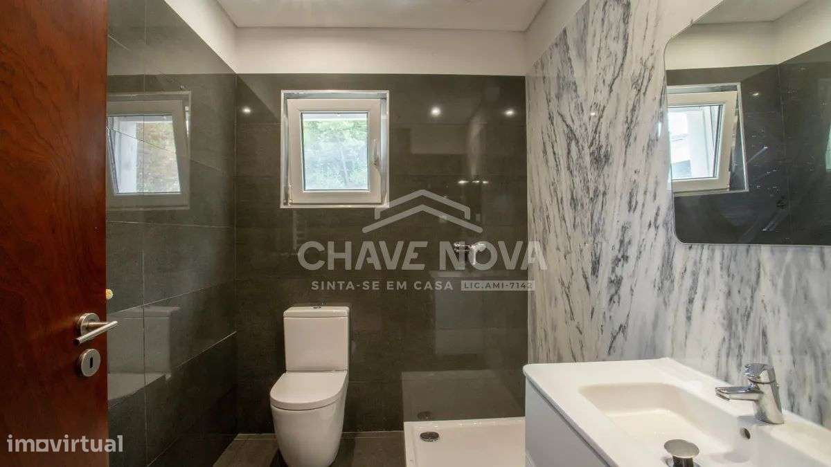 Apartamento T3 Praça das Flores - Bonfim - Porto-14