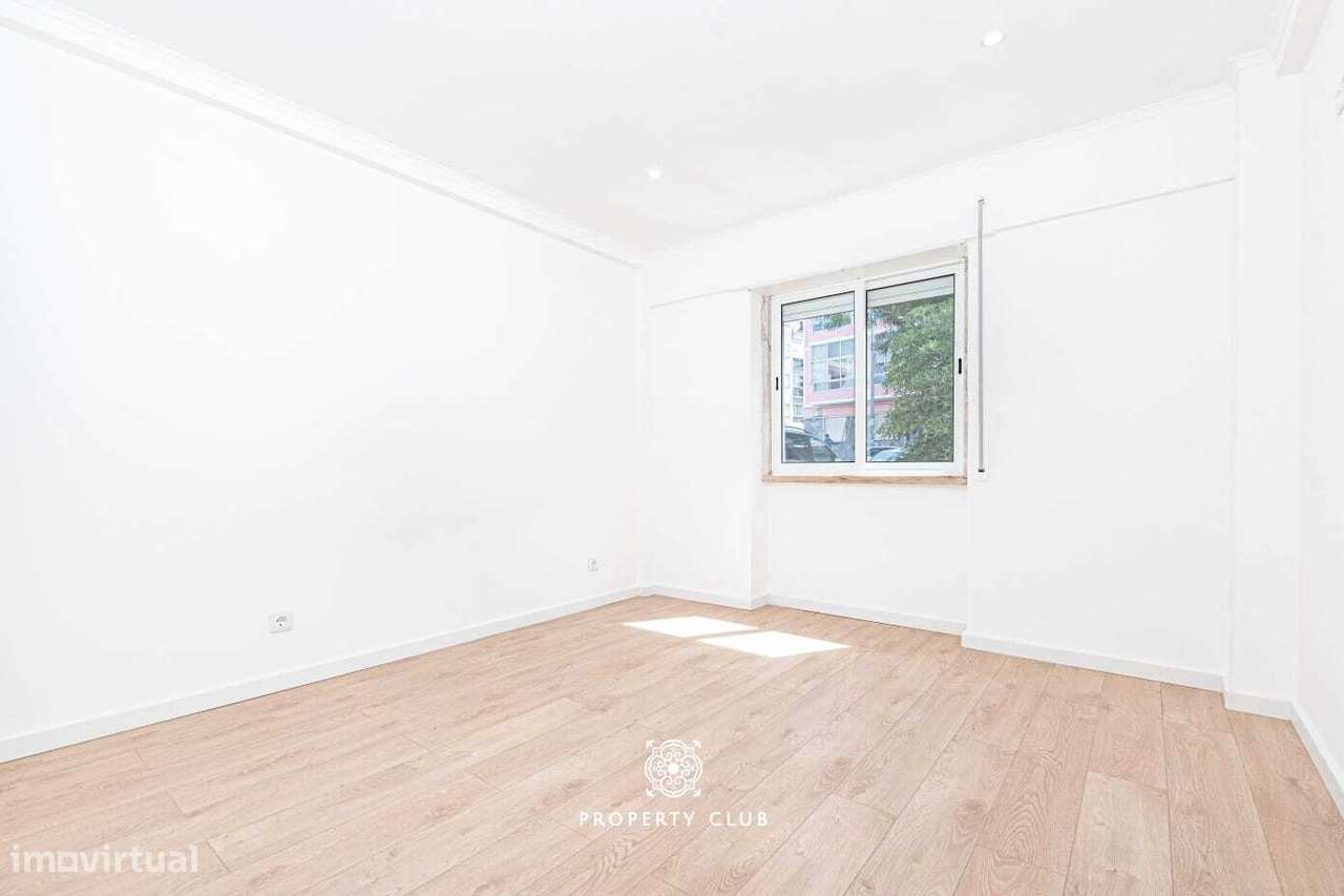 Apartamento T3 em fase de remodelação em Queluz-20