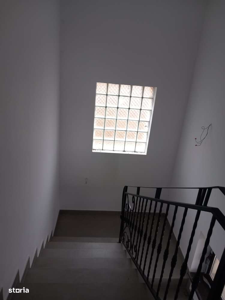 Casa S+P+M,cu garaj,cu pivniță, 6 cam,teren 520 mp,Corunca-8