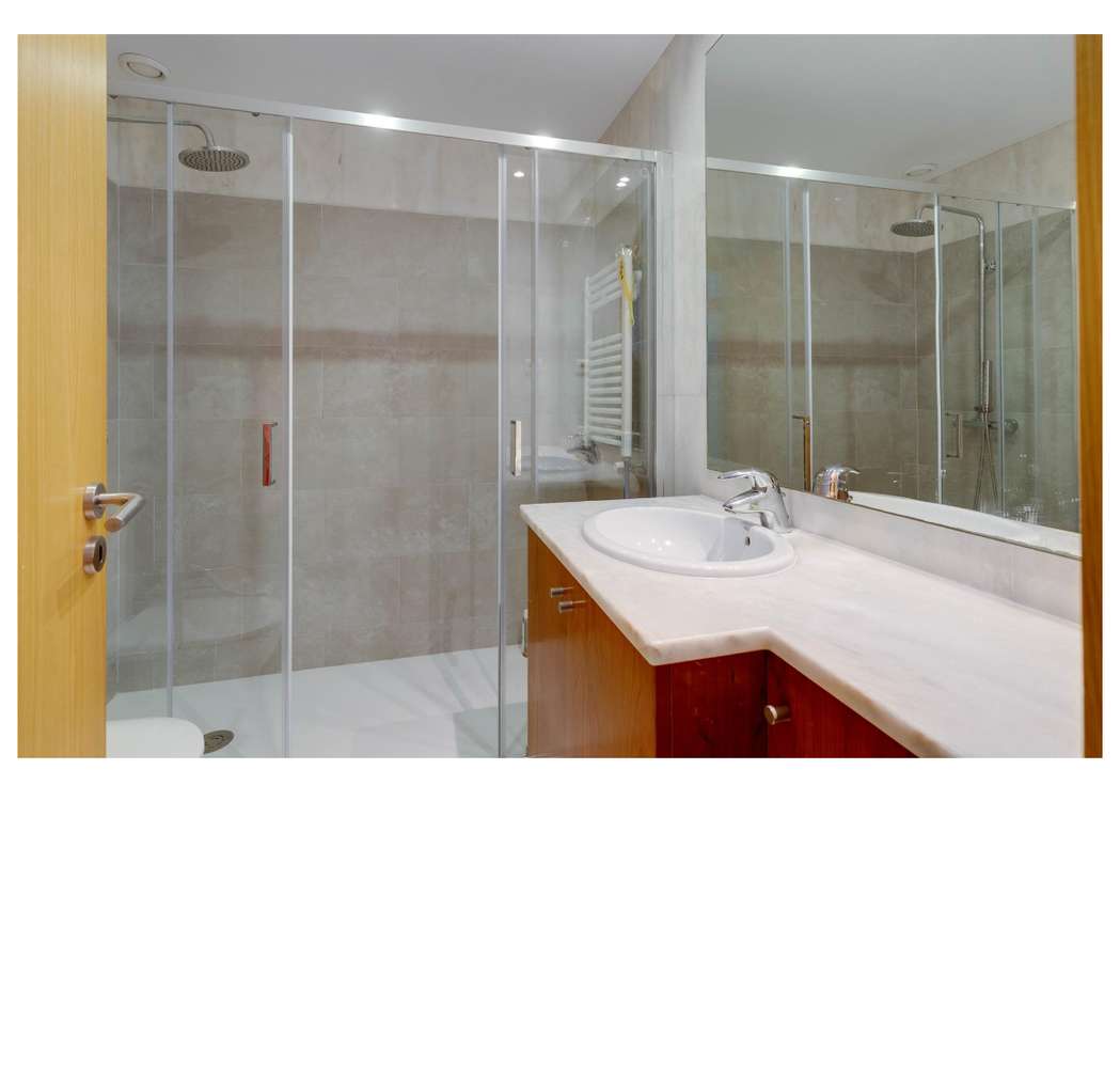 T3 de luxo junto à praia-12