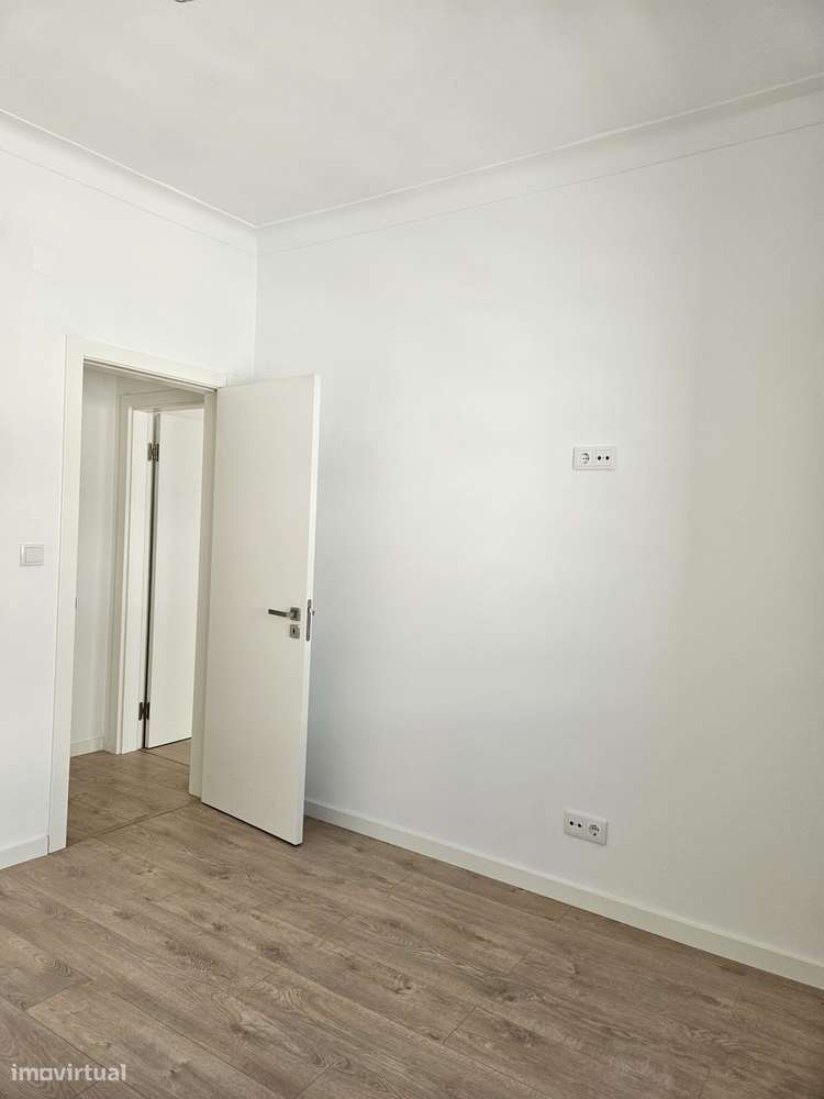 Apartamento T2 à venda na Rua Bernardo Francisco da Costa, 3 Almada-9