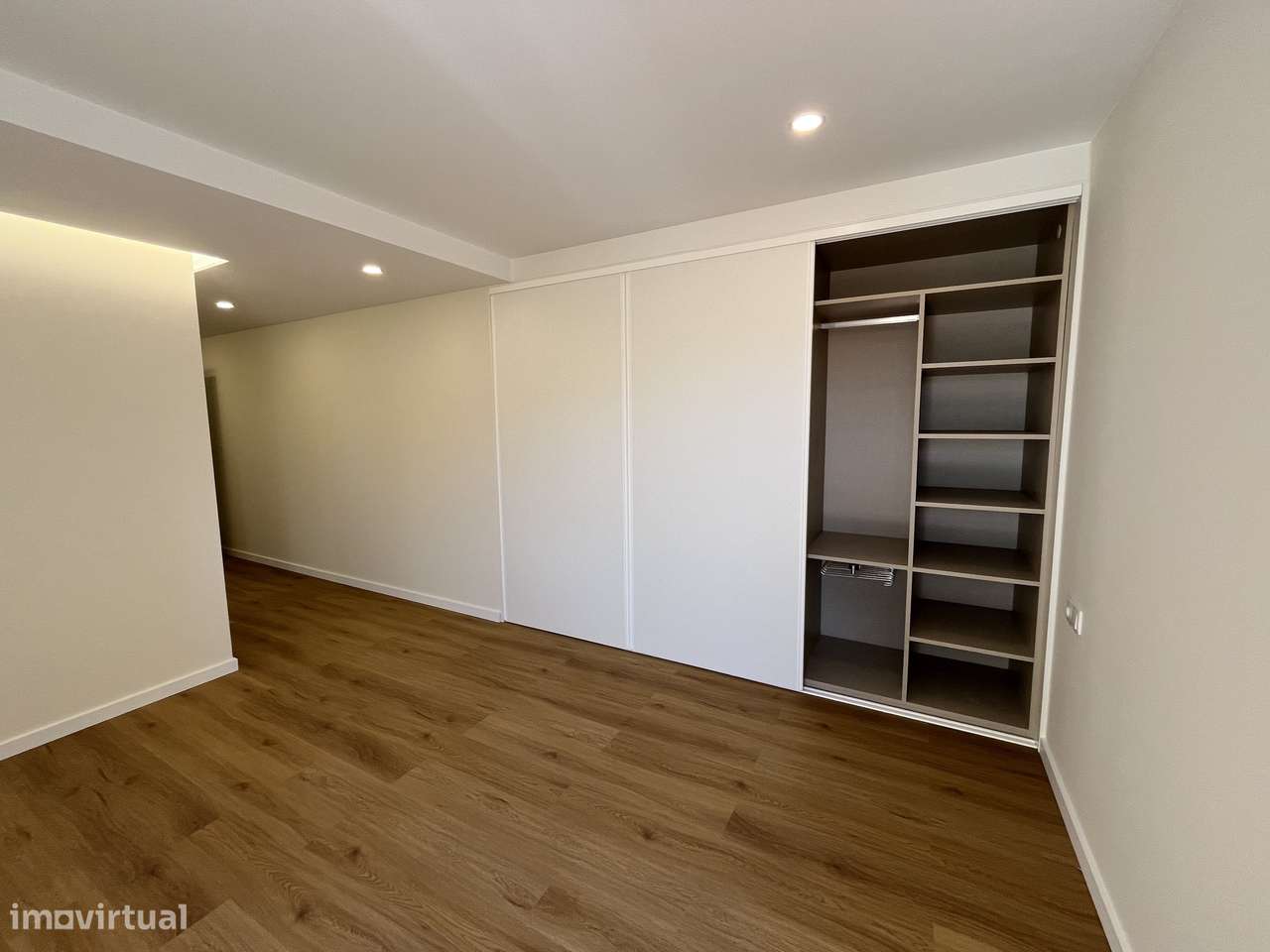 Apartamento T2 totalmente renovado, vista mar-30
