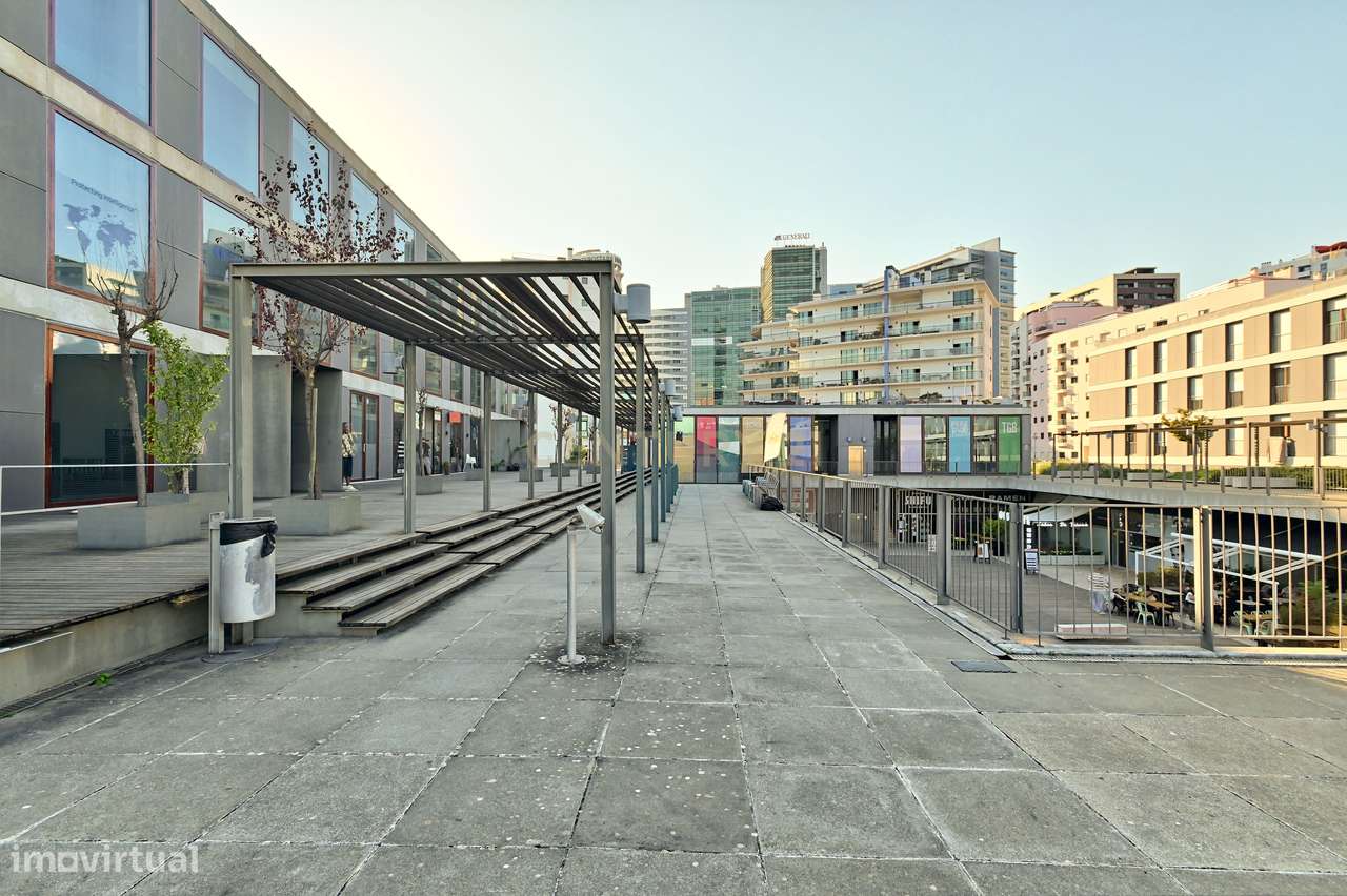 Trespasse de Restaurante (270 m2 + 2 esplanadas + 9 lugares de estacio-29