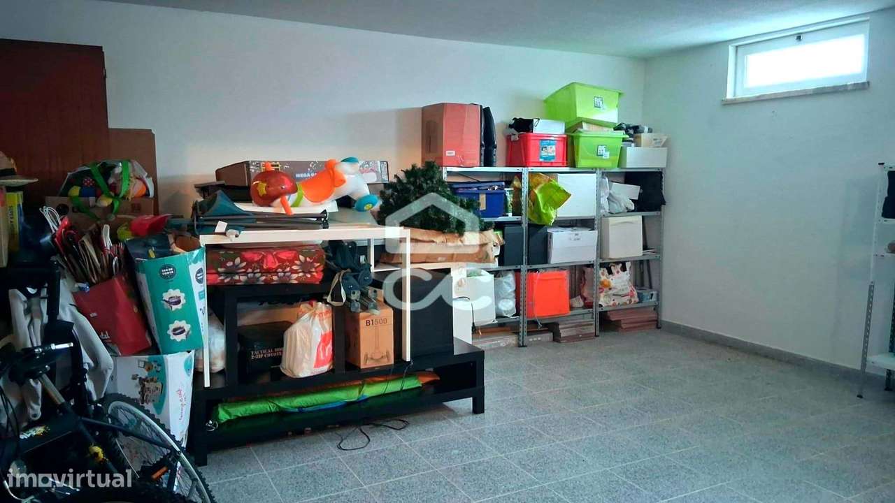Apartamento T3 Moderno em Azeitão-24
