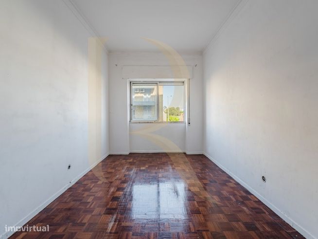 Apartamento T3 com elevador nas Paivas - Amora-17