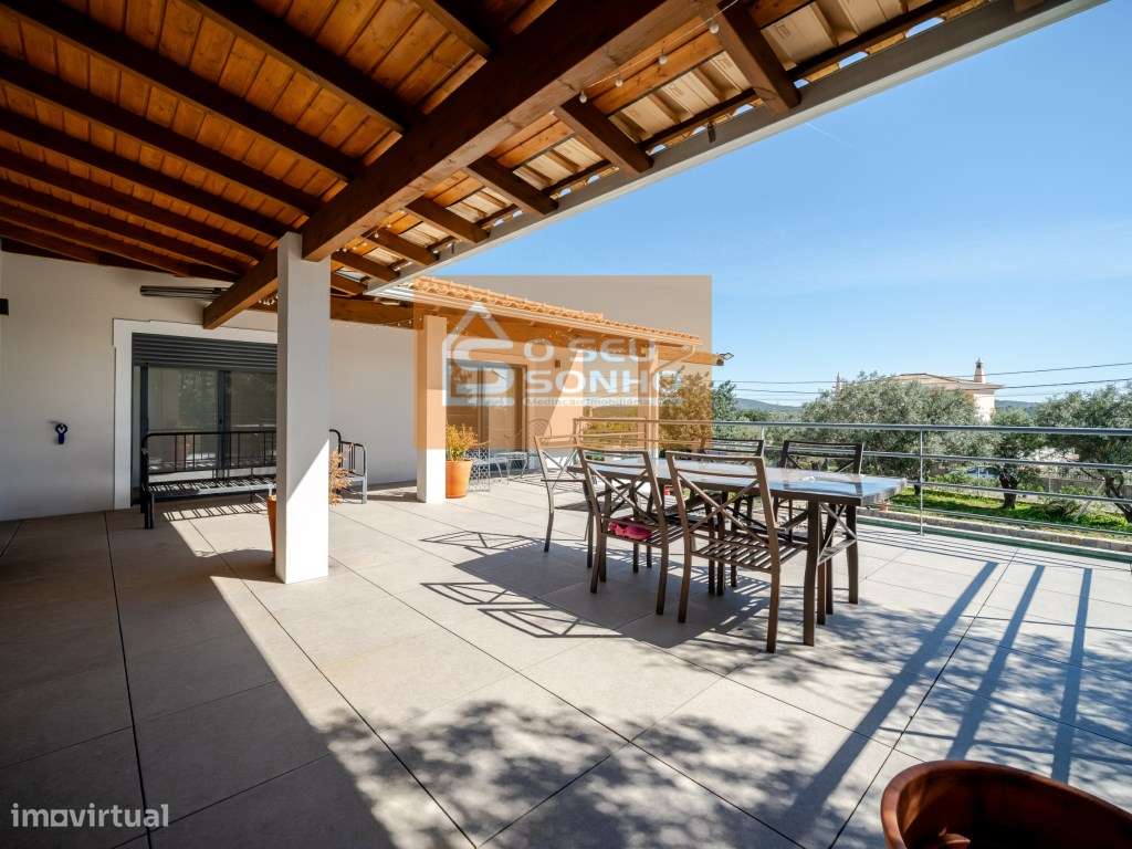 Moradia T3 + 1 com Piscina-9