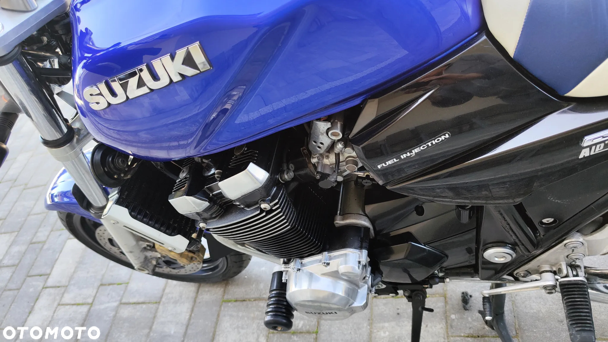 Suzuki GSX - 11