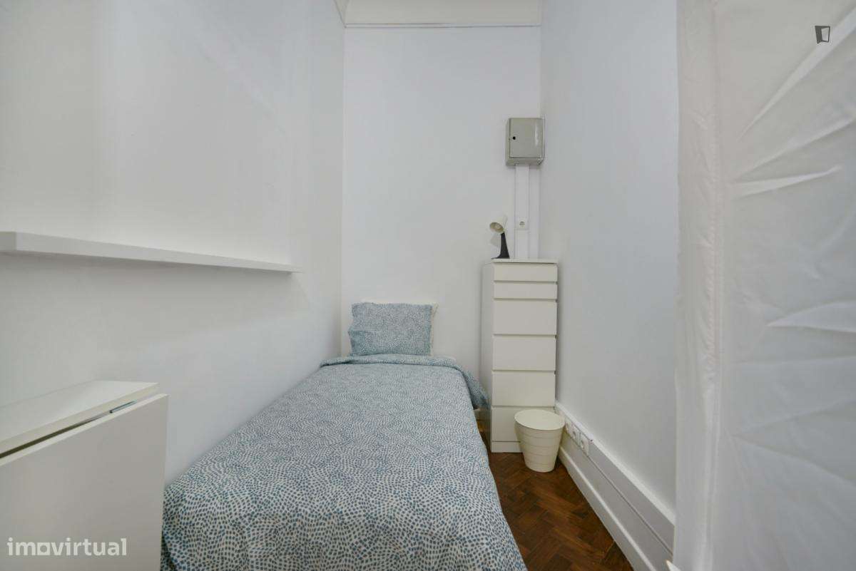 Quarto - localizado em Marquês de Pombal Lisbon - Grande imagem: 3/7