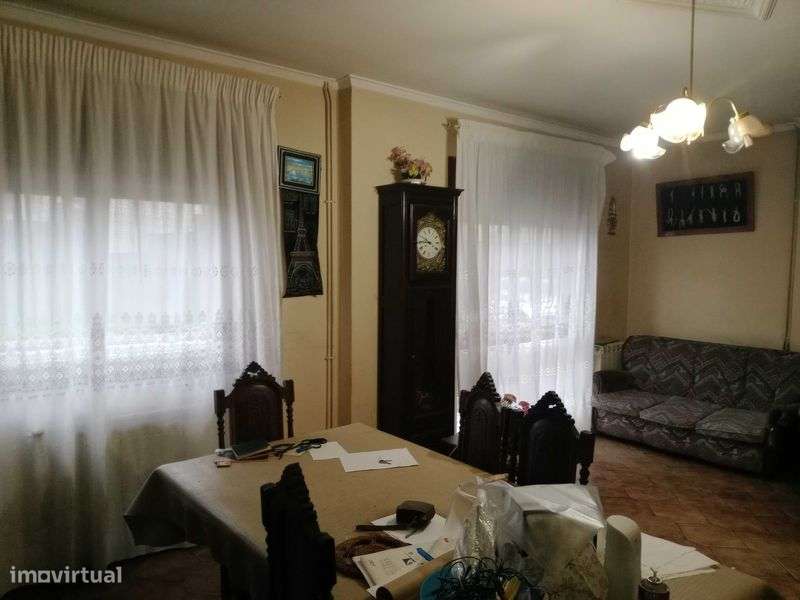 Moradia T4 no centro de Santa Marta de Portuzêlo em Viana do Castelo - Grande imagem: 5/12