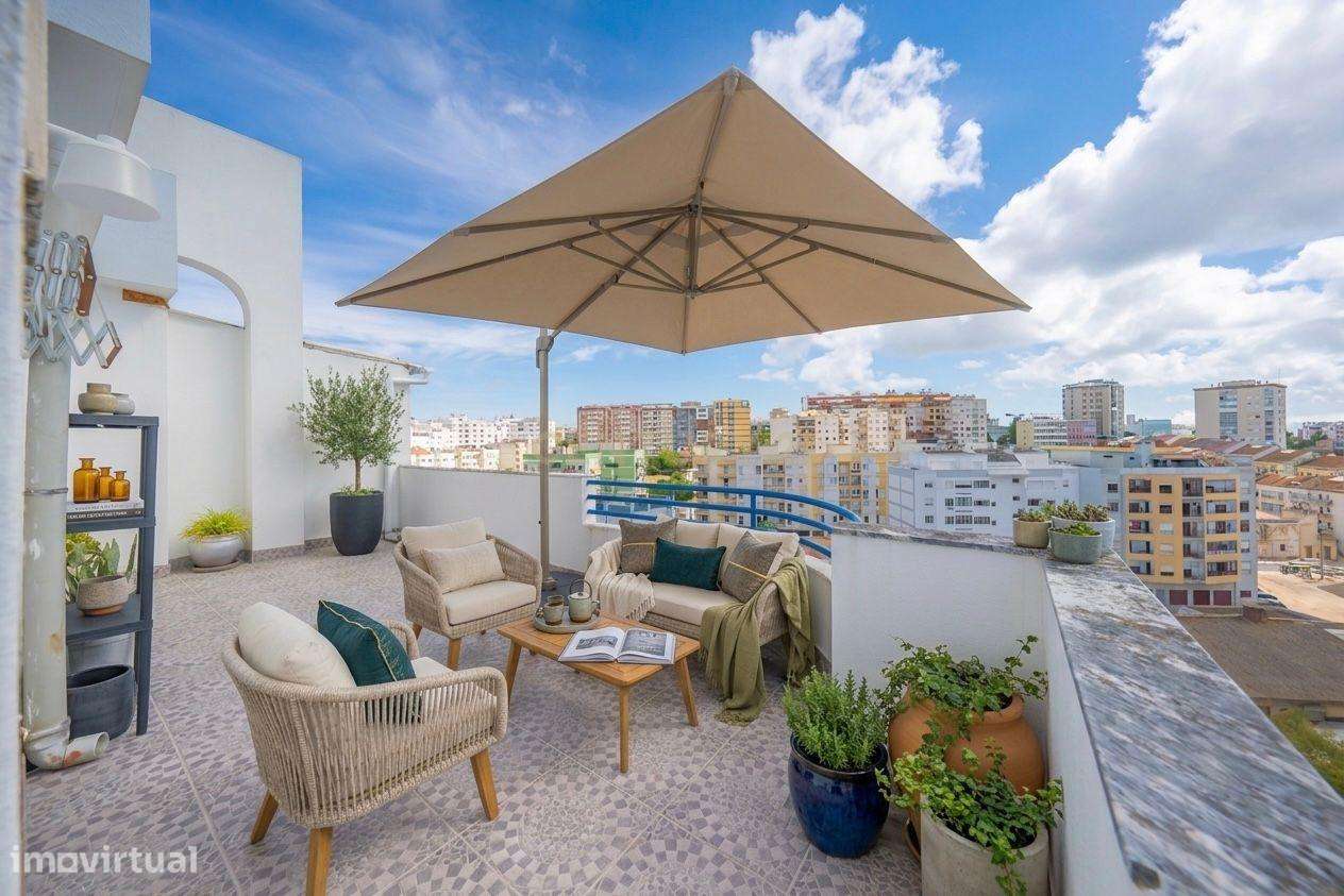 Apartamento Único com 268m2 no Último Andar com Terraço Extraordinário-5