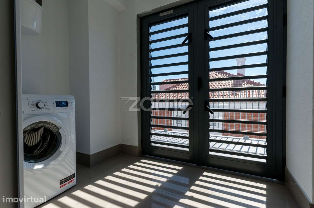 T2 Novo com varanda, parqueamento e arrecadação - Grande imagem: 5/23