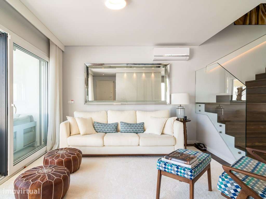 Moradia de luxo T4 no Murtal com piscina aquecida e rooftop panorâmico-5