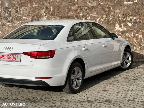 Audi A4 2.0 TDI S tronic - 16