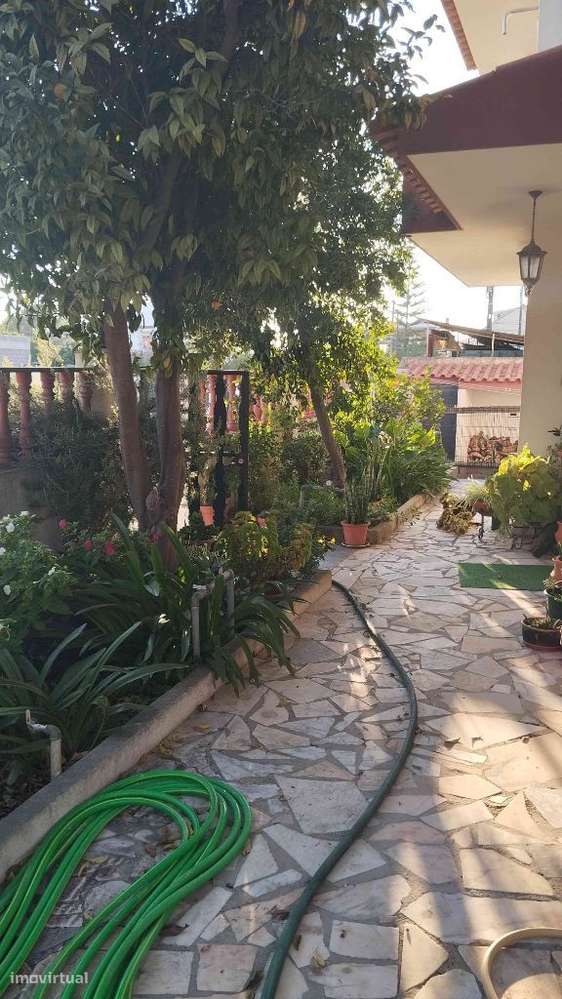 Moradia T5 na Quinta do Conde-0