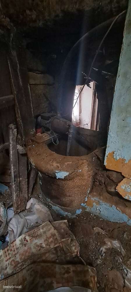 Moradia para restaurar em Sendim-19