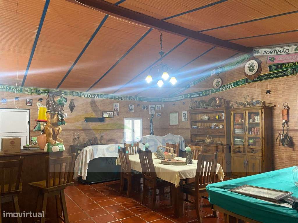 Quintinha de charme com 1,7 ha, capela privada e abundância de água...-34