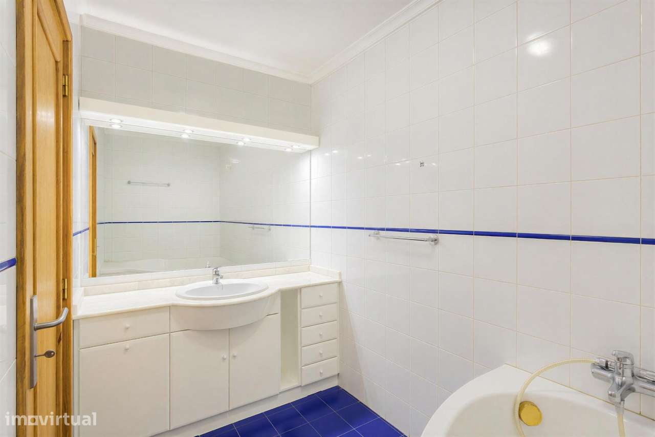 Apartamento T3 com 2 Frentes, Varandas em Vila do Conde-18