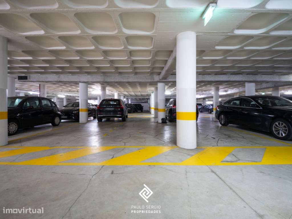 Apartamento T4 no Porto | Aviz | 195 m² | Garagem para 3 Carros | C...-18