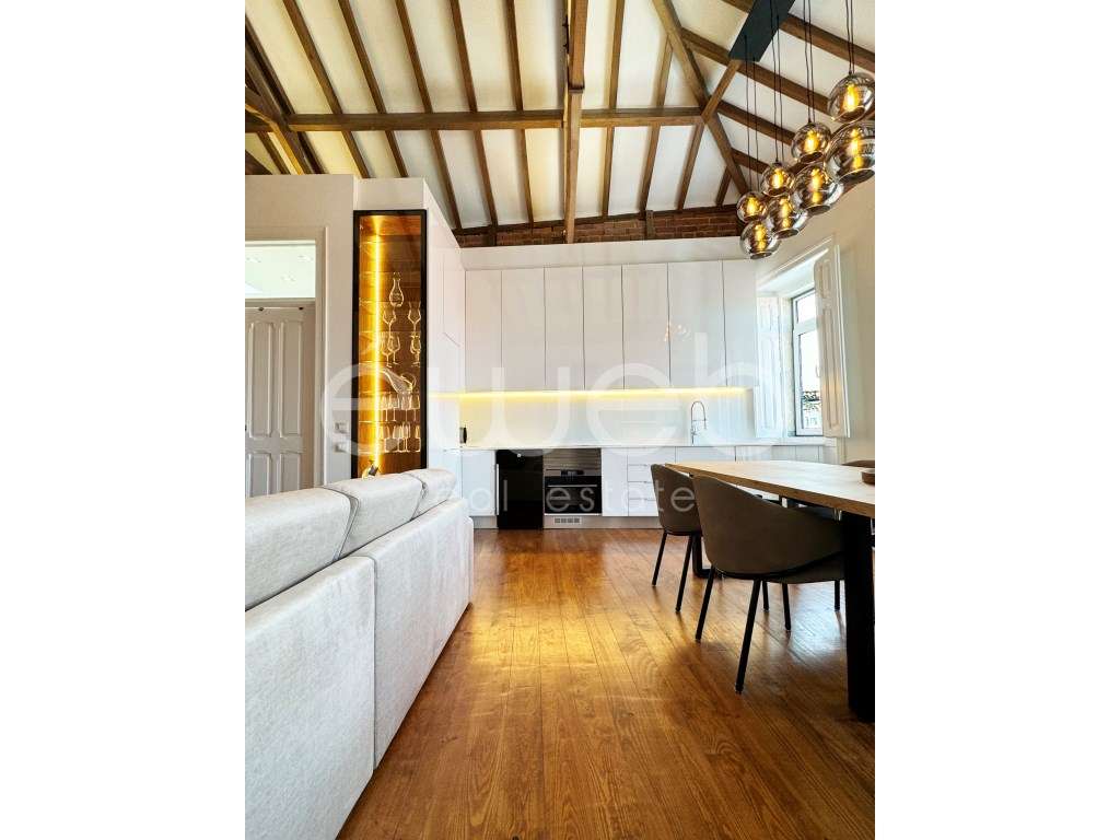 Penthouse T2 em plena Baixa de Setúbal-8