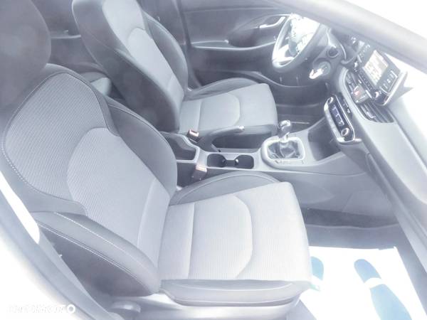 Hyundai I30 1.4 BlueDrive Comfort - 24