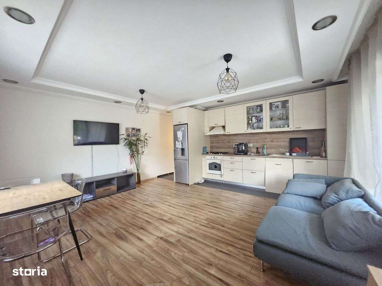 VANZARE 3 CAMERE COMPLEX CU PISCINA-IANCU NICOLAE - Imagine principală: 2/17