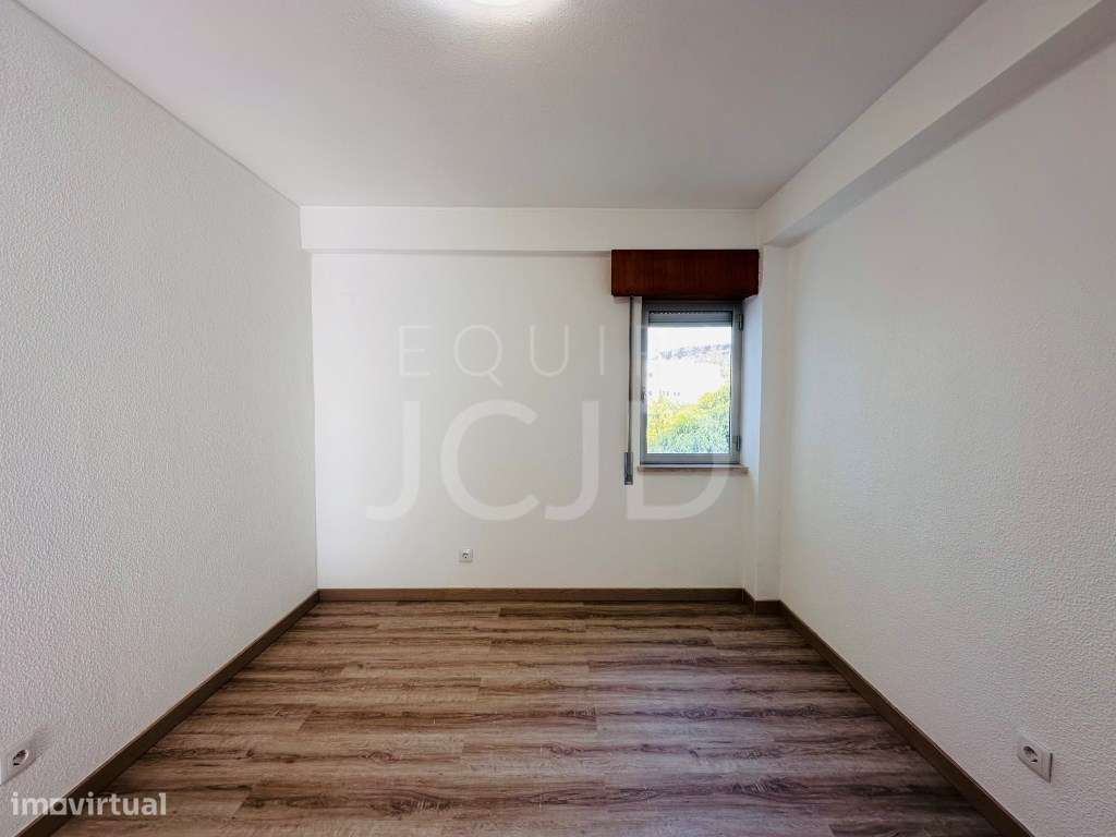 Apartamento T3 Totalmente Remodelado a Estrear - Costa da Caparica-16