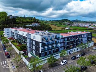 Apartamento T2 em condomínio de luxo em Ponta Delgada, Ilha de S. Migu